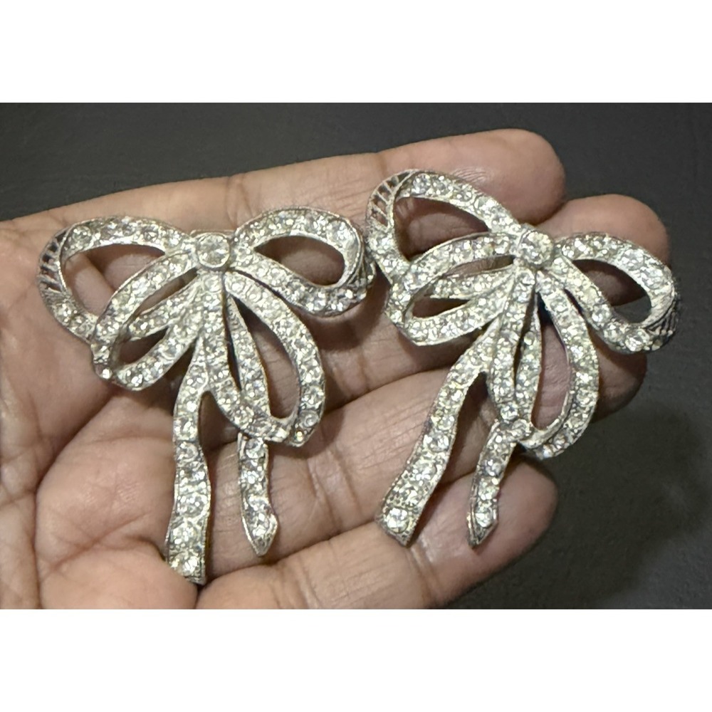 Vintage Pot Metal Bow Ribbon Clip On Earrings Silver Tone Clear Clear Rhinestone